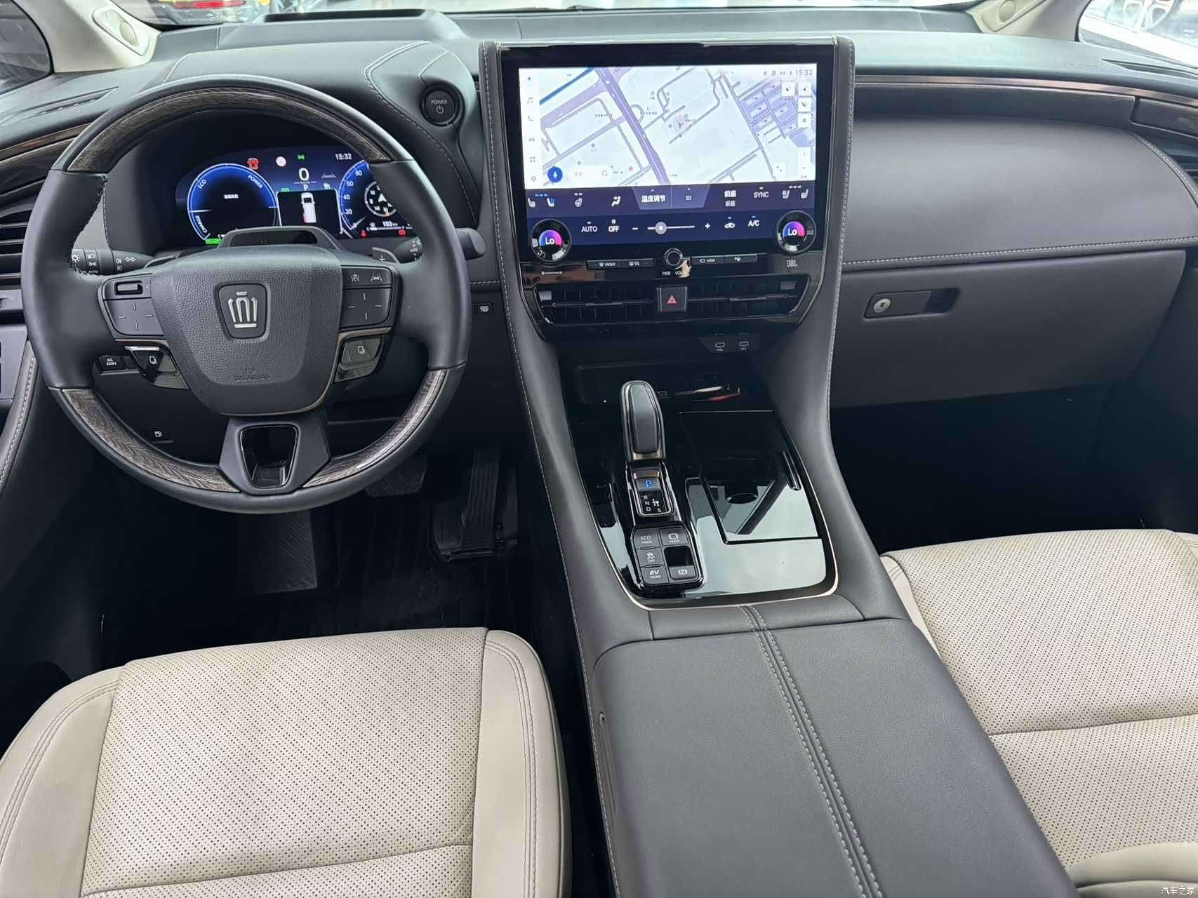 Toyota Alphard, 2024 8