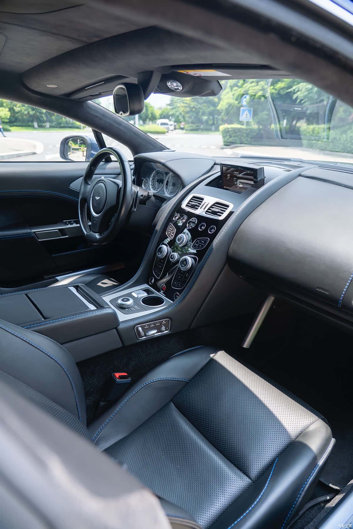 Aston Martin Rapide, 2017 24
