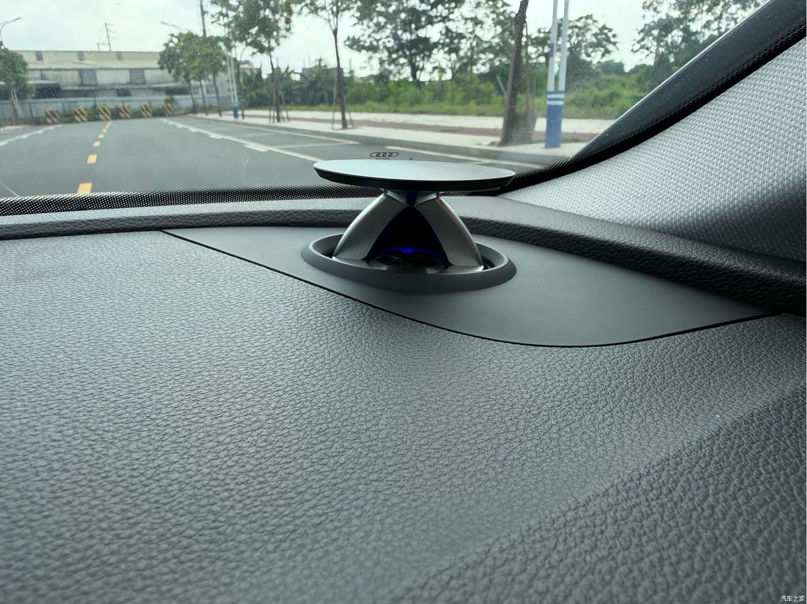Audi A4L, 2019 27