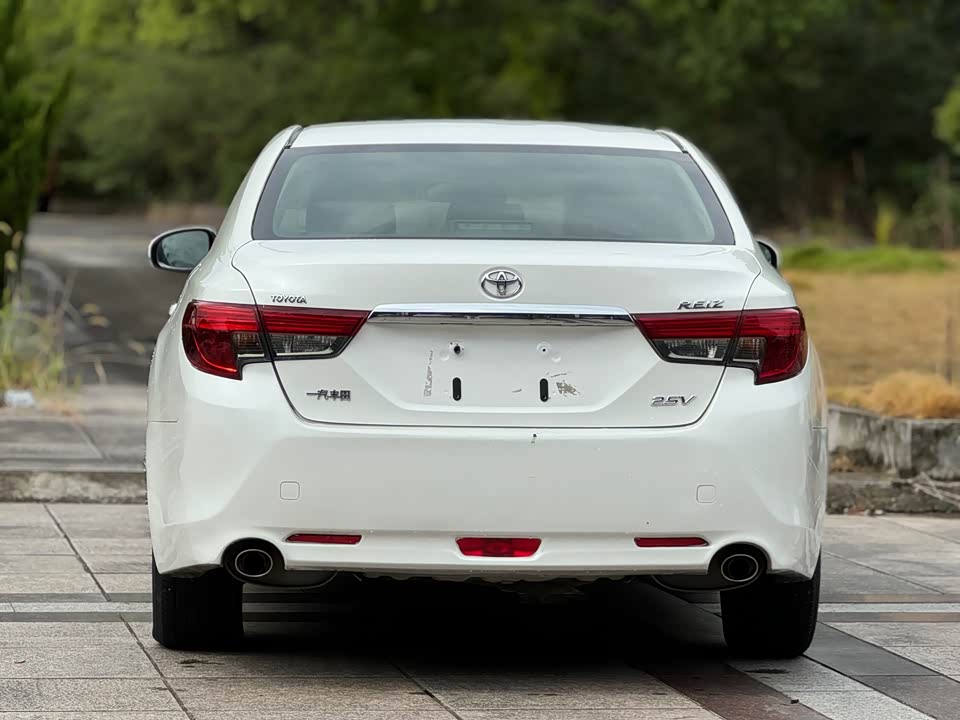 Toyota Reiz Toyota Reiz