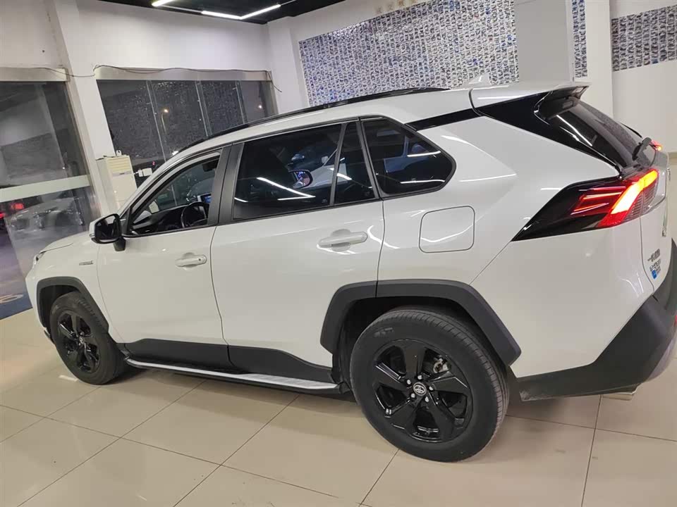Toyota RAV4 Rongfang
