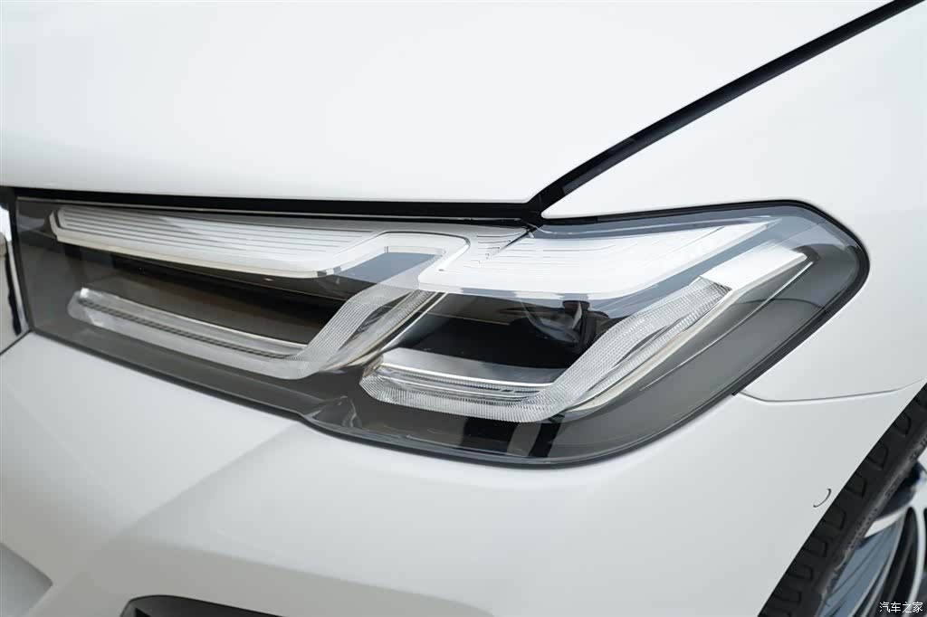 BMW 5 Series, 2024 15