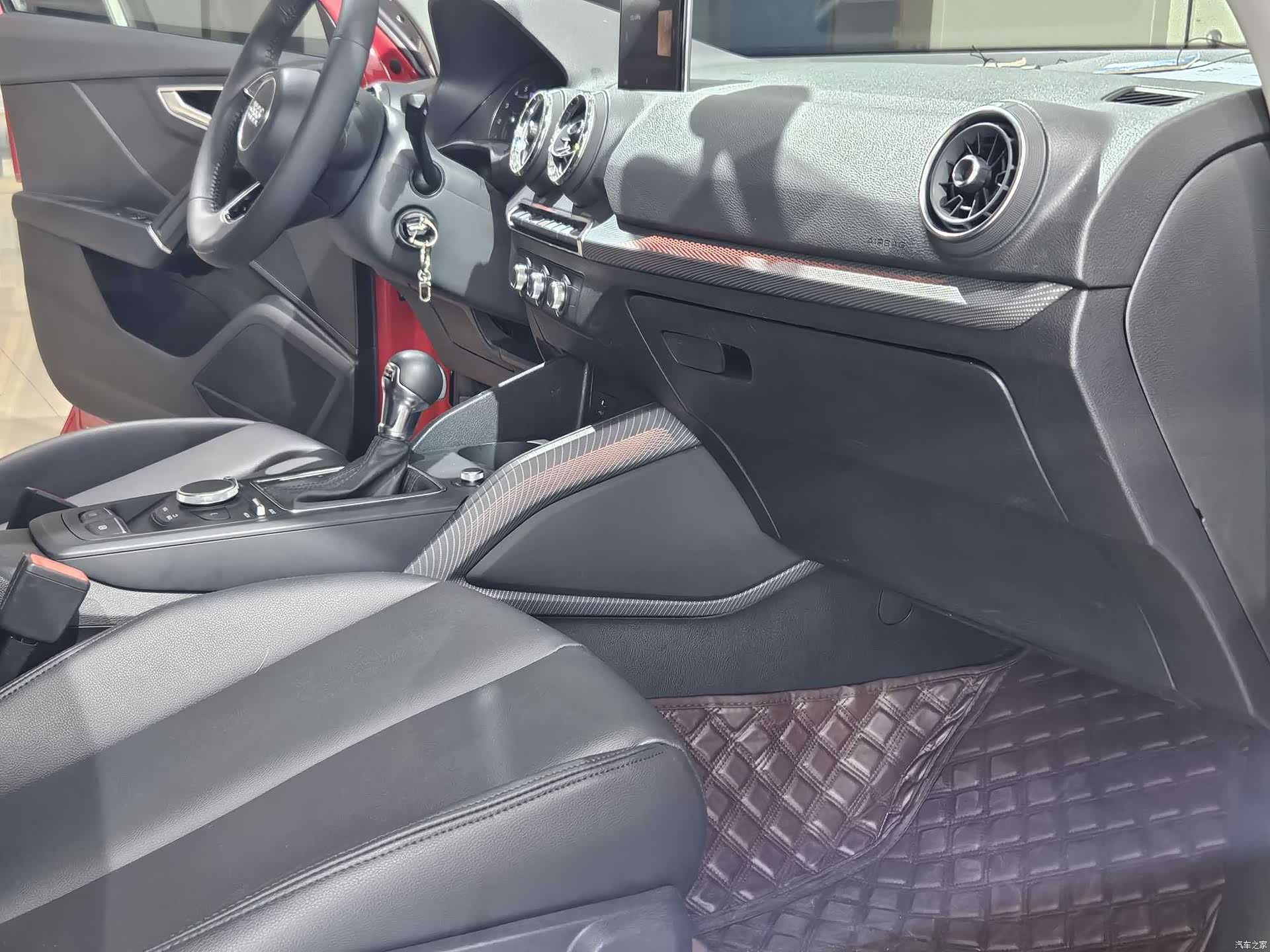 Audi Q2L, 2020 13