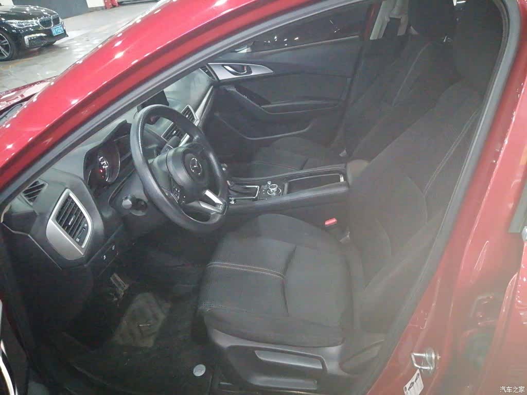 Mazda Mazda3, 2019 11