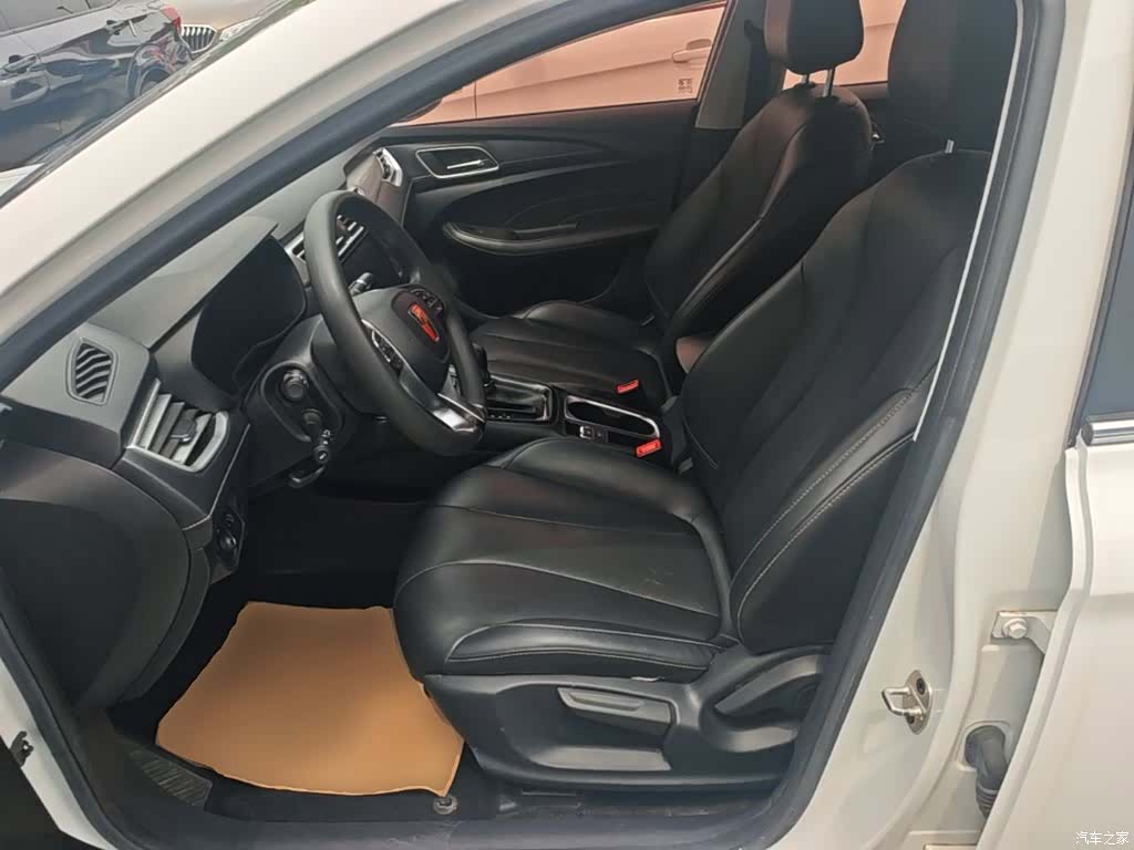 Roewe i5, 2020 15