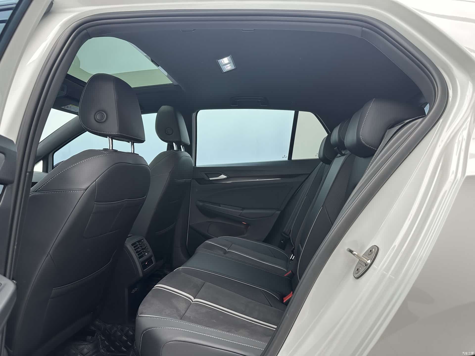 Volkswagen Golf, 2024 6