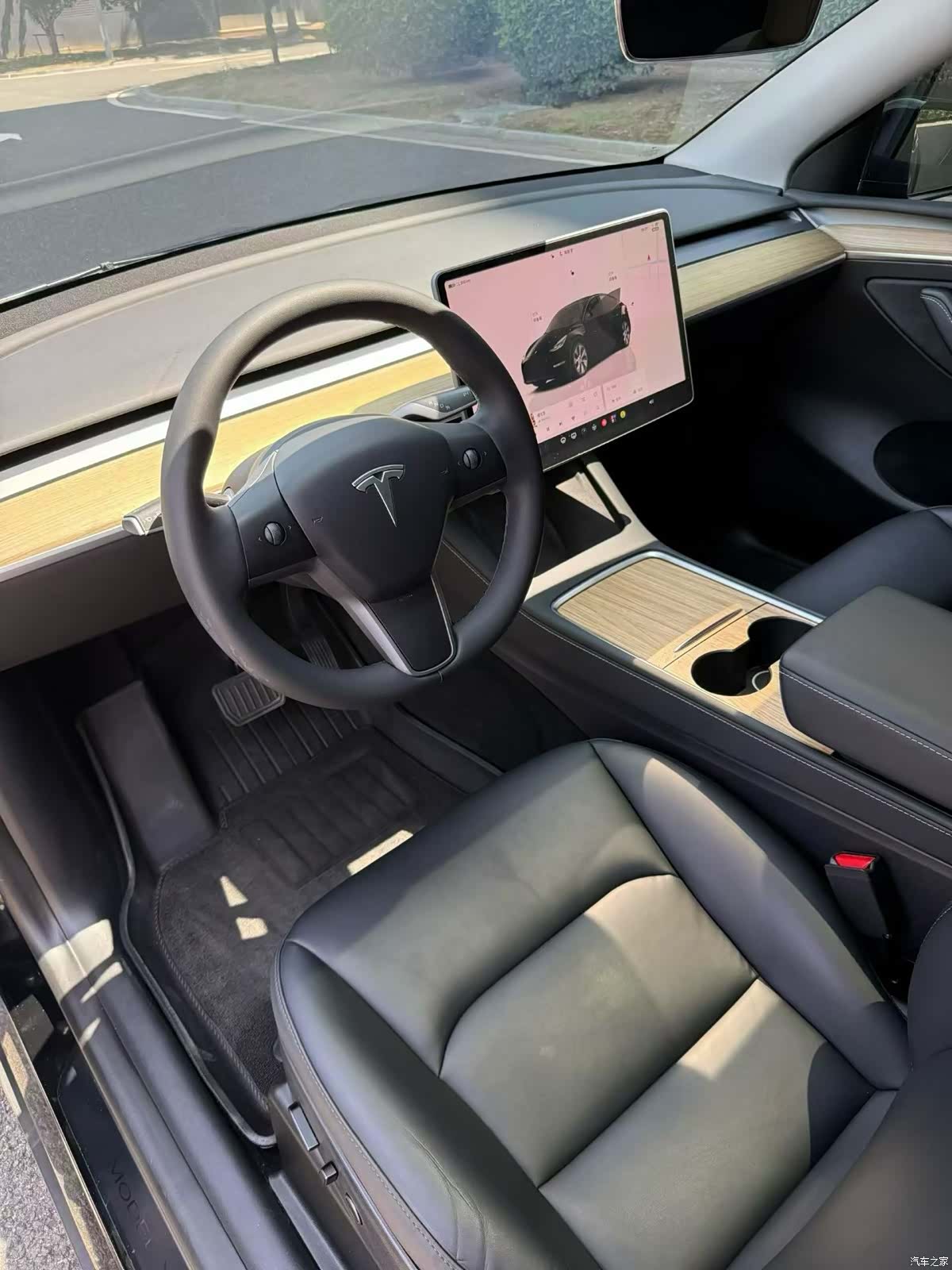 Tesla Model Y, 2023 13