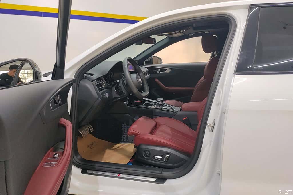Audi A4L, 2024 9