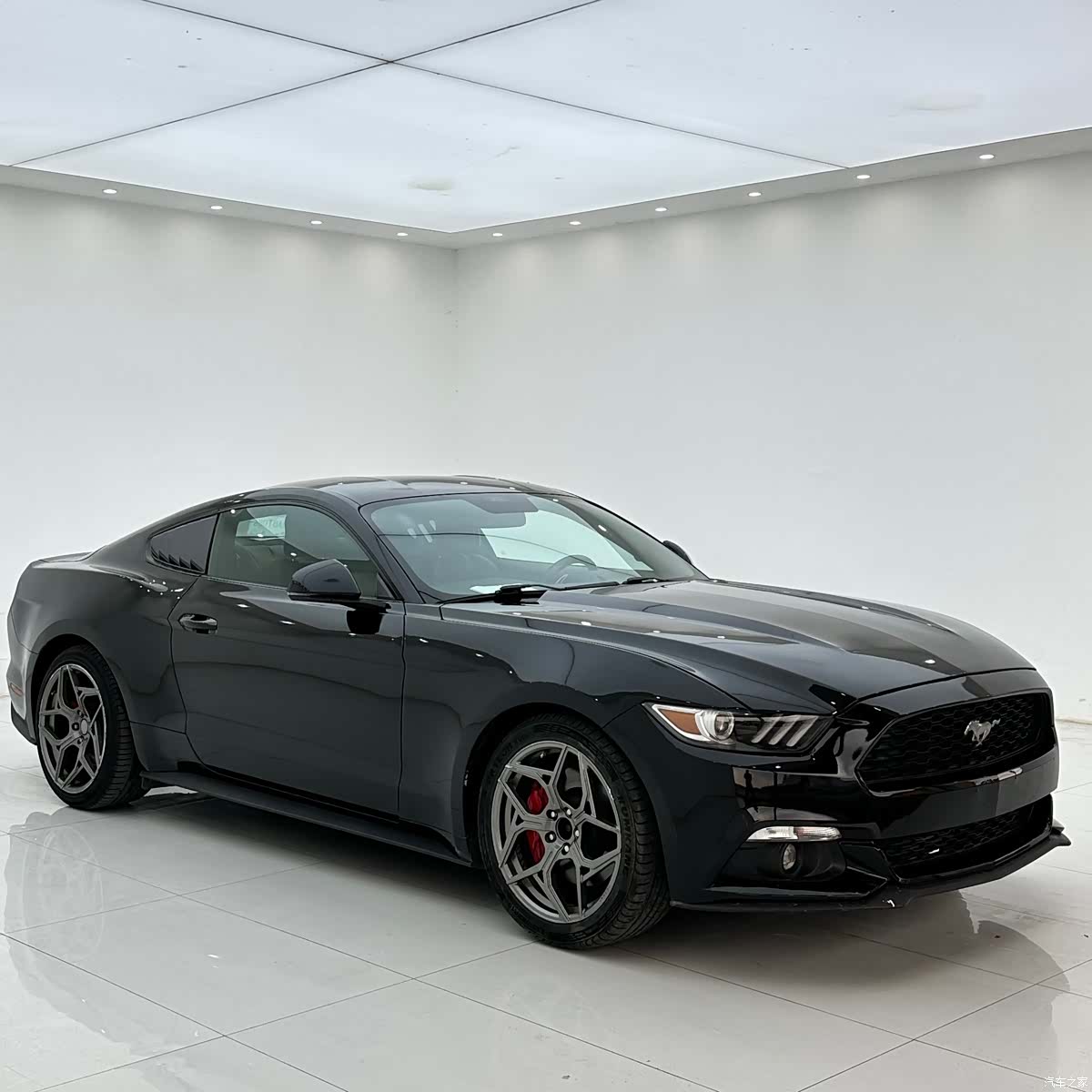 Ford Mustang, 2015 3