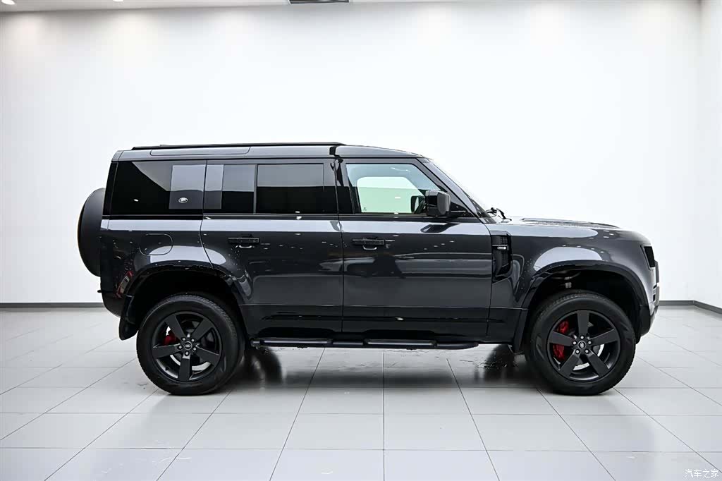 Land Rover Defender, 2024 6