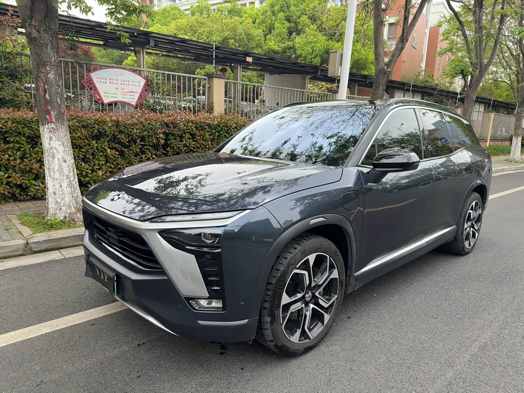 NIO ES8