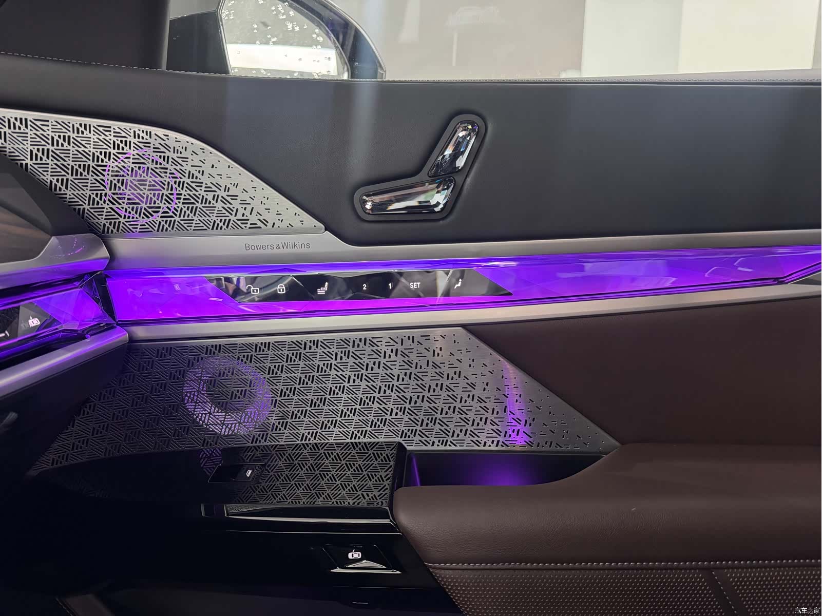 BMW i7, 2024 18