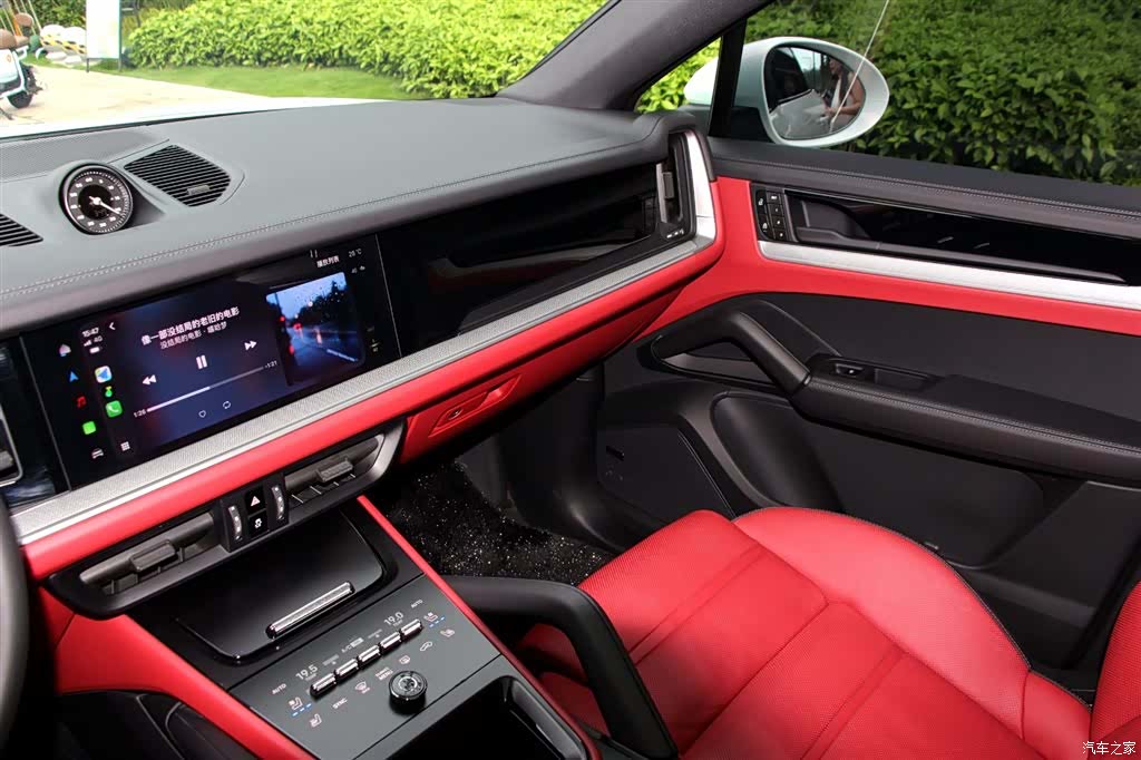 Porsche Cayenne, 2025 7