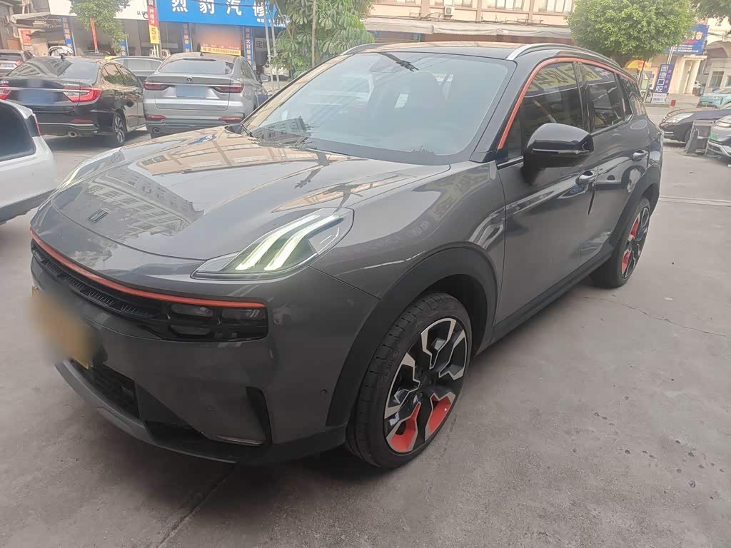 Lynk & Co 06