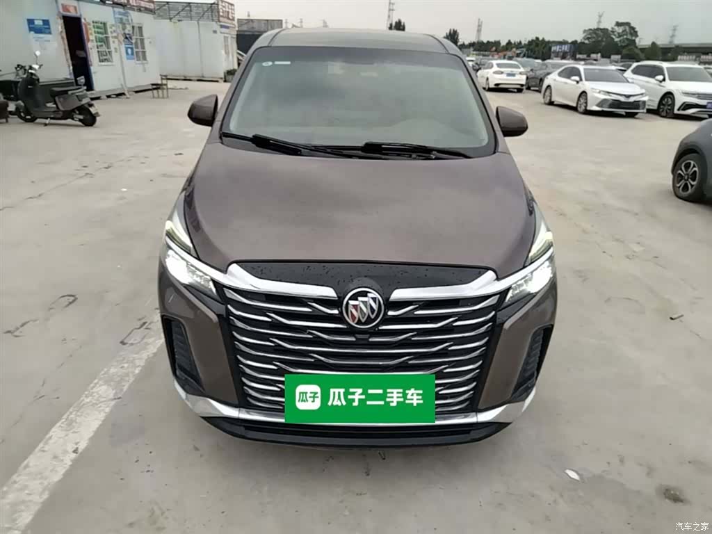 Buick GL8, 2022 3