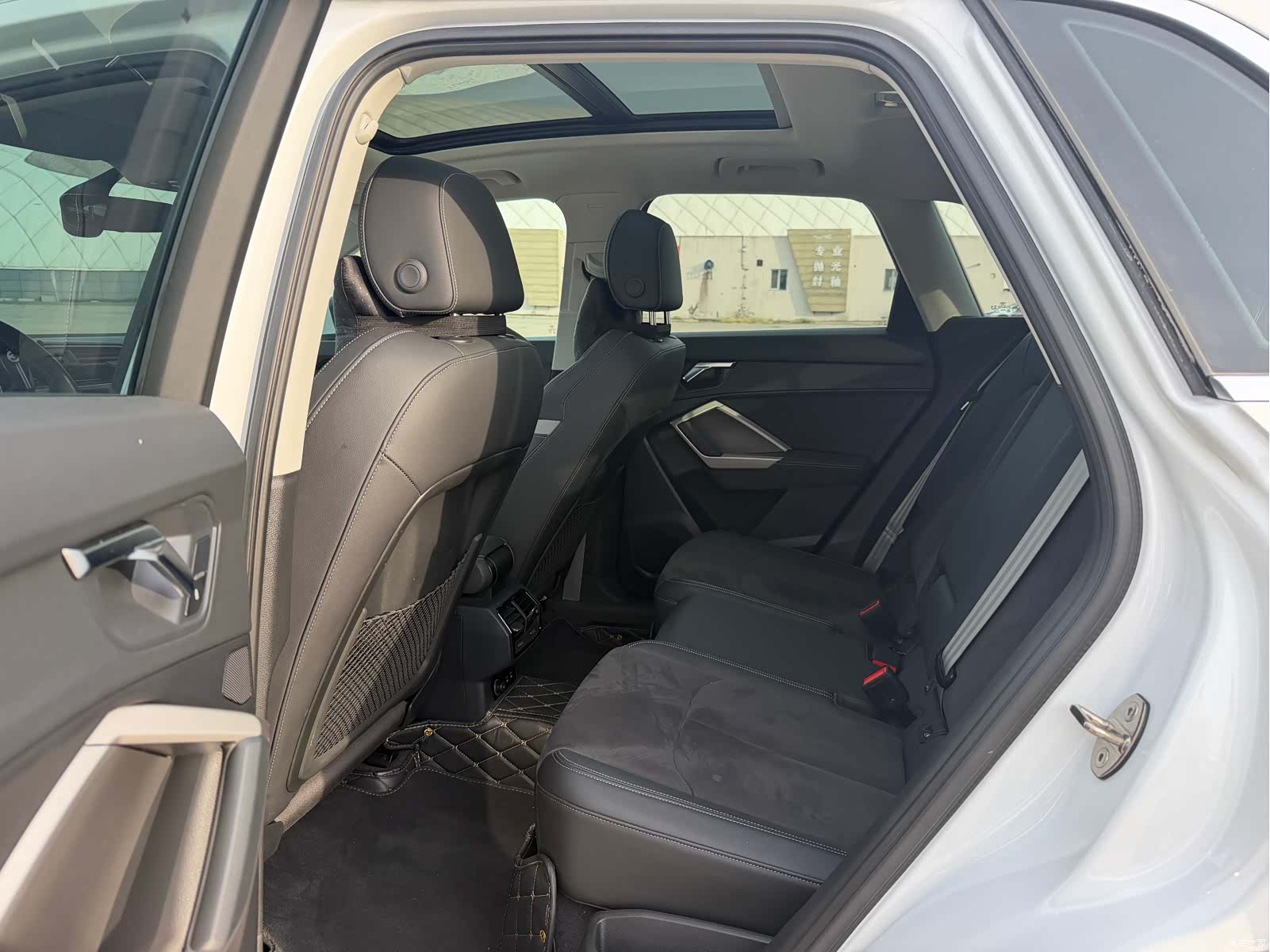 Audi Q3, 2022 8