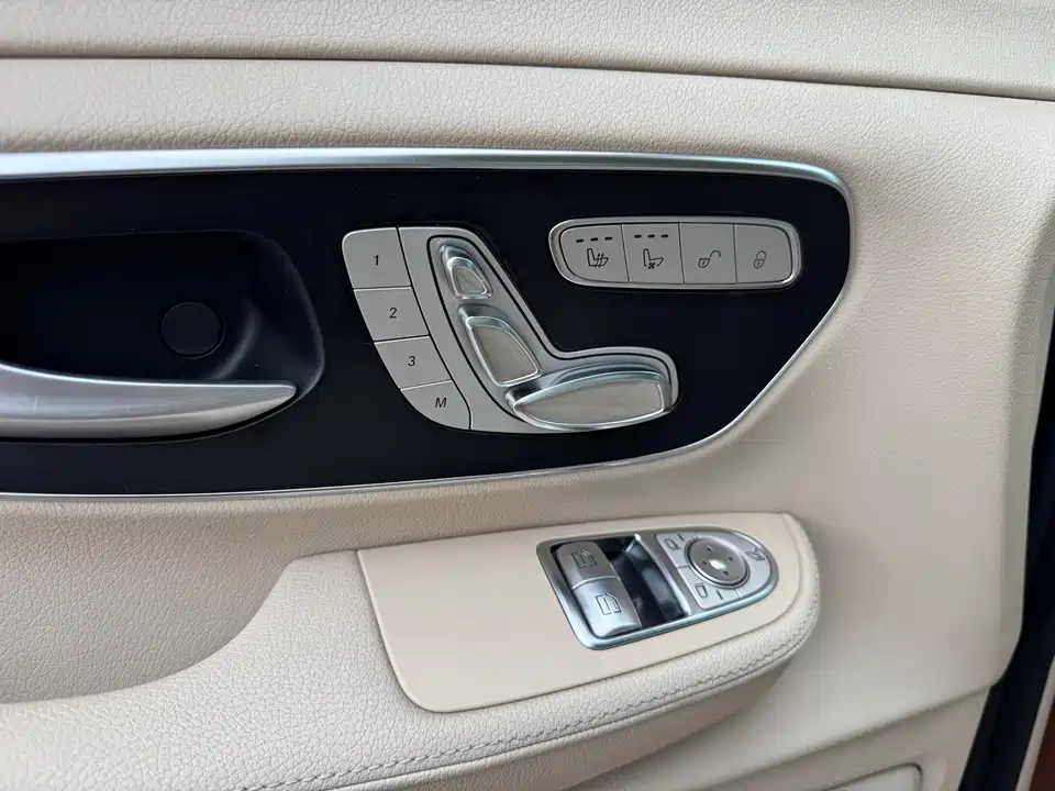 Mercedes-Benz V-class