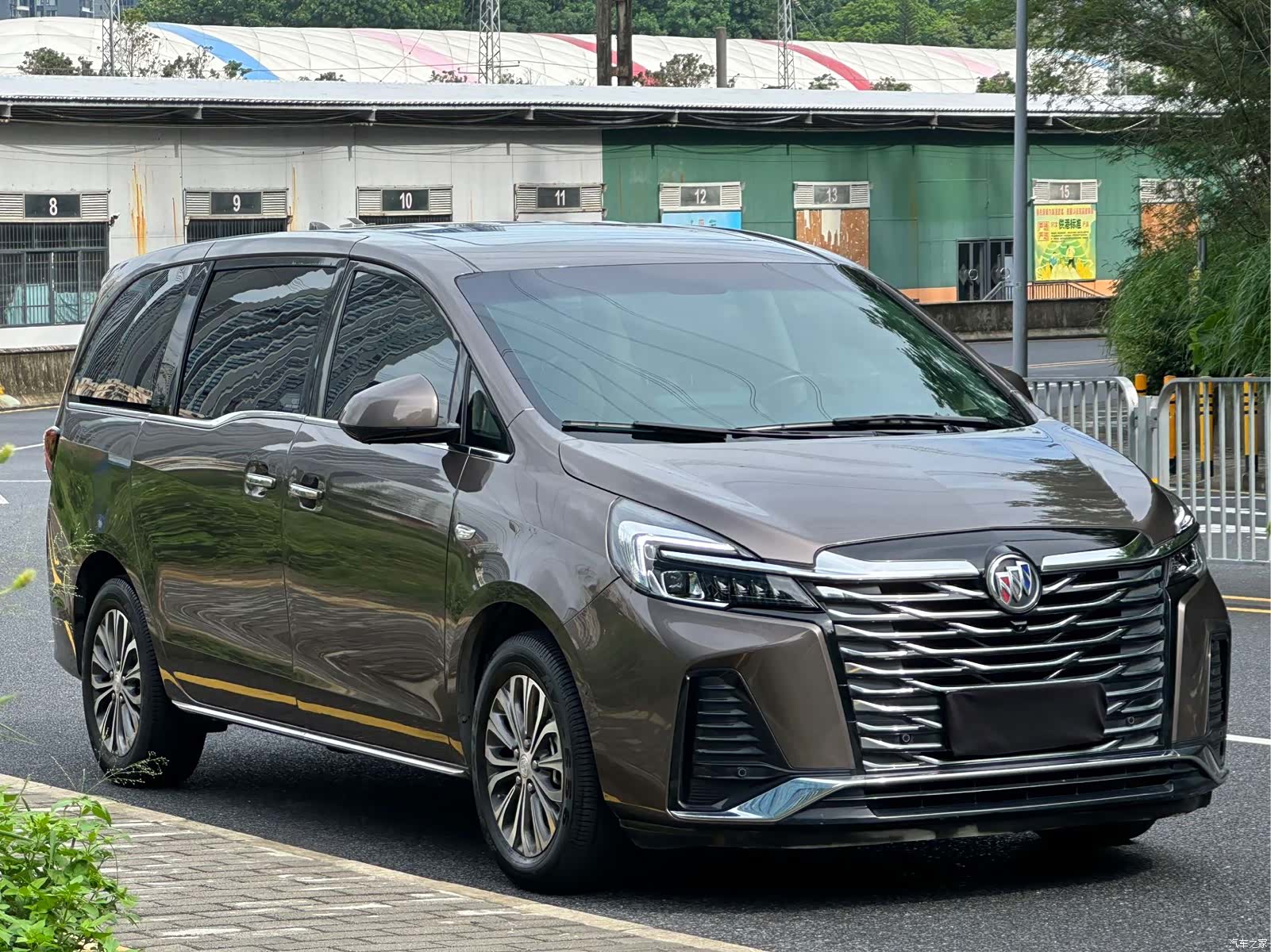 Buick GL8, 2023 3
