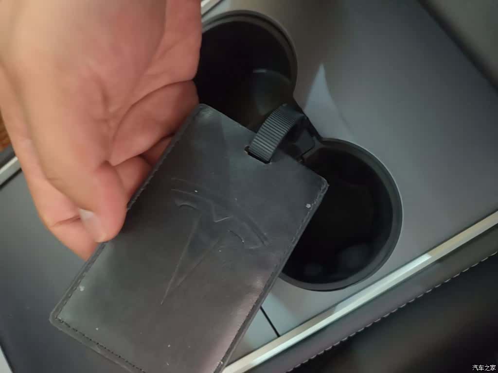 Tesla Model Y, 2023 9