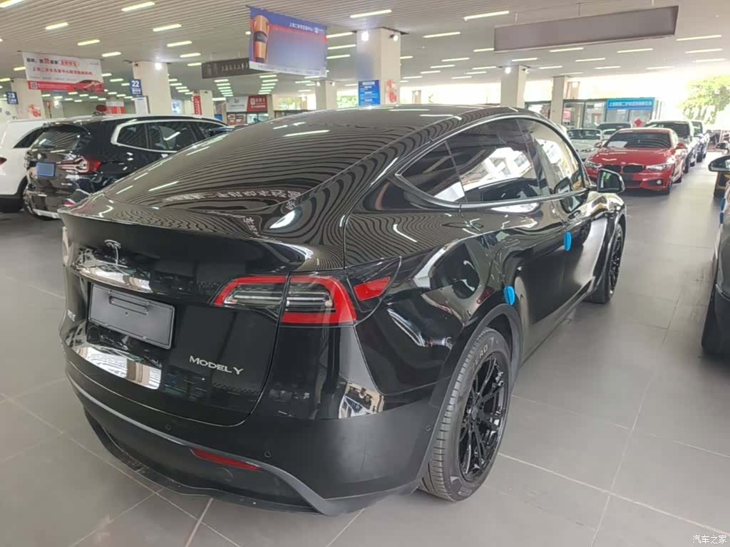 Tesla Model Y, 2023 7