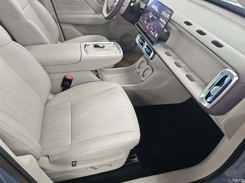 Leapmotor B10, 2025 25