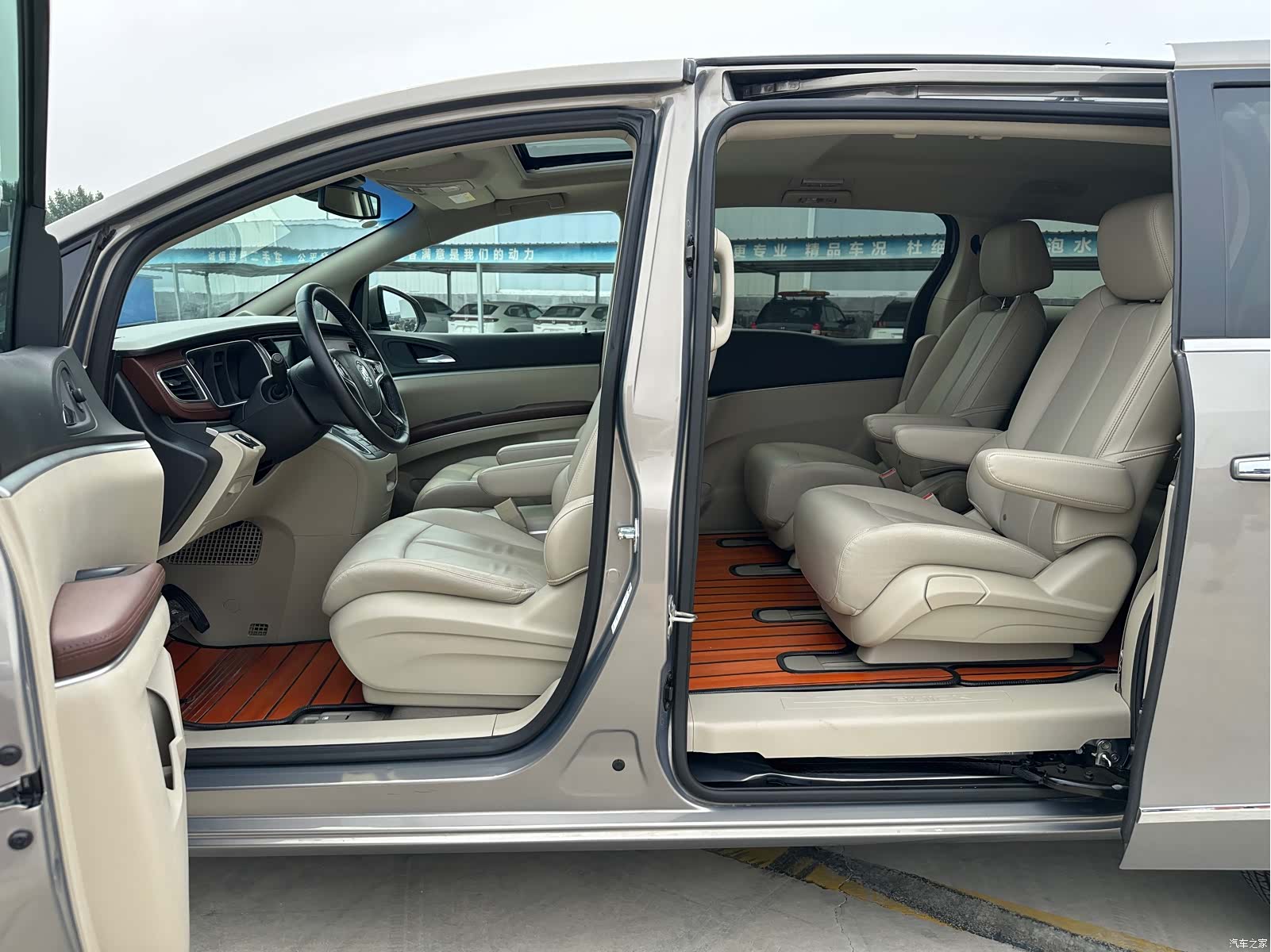 Buick GL8, 2020 4