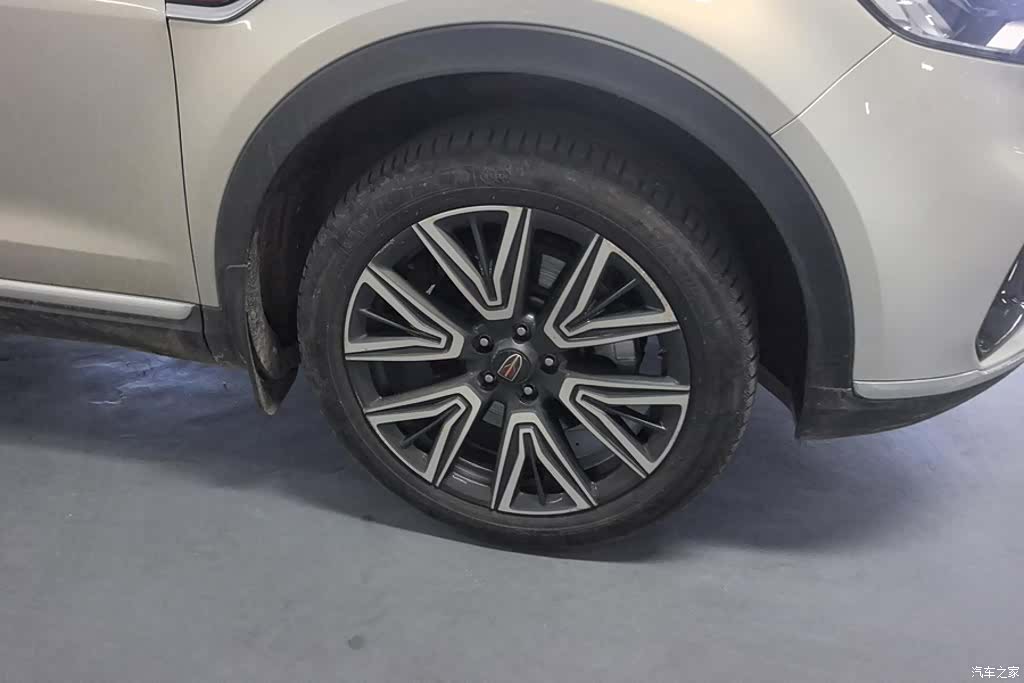 Hongqi HS5, 2021 6