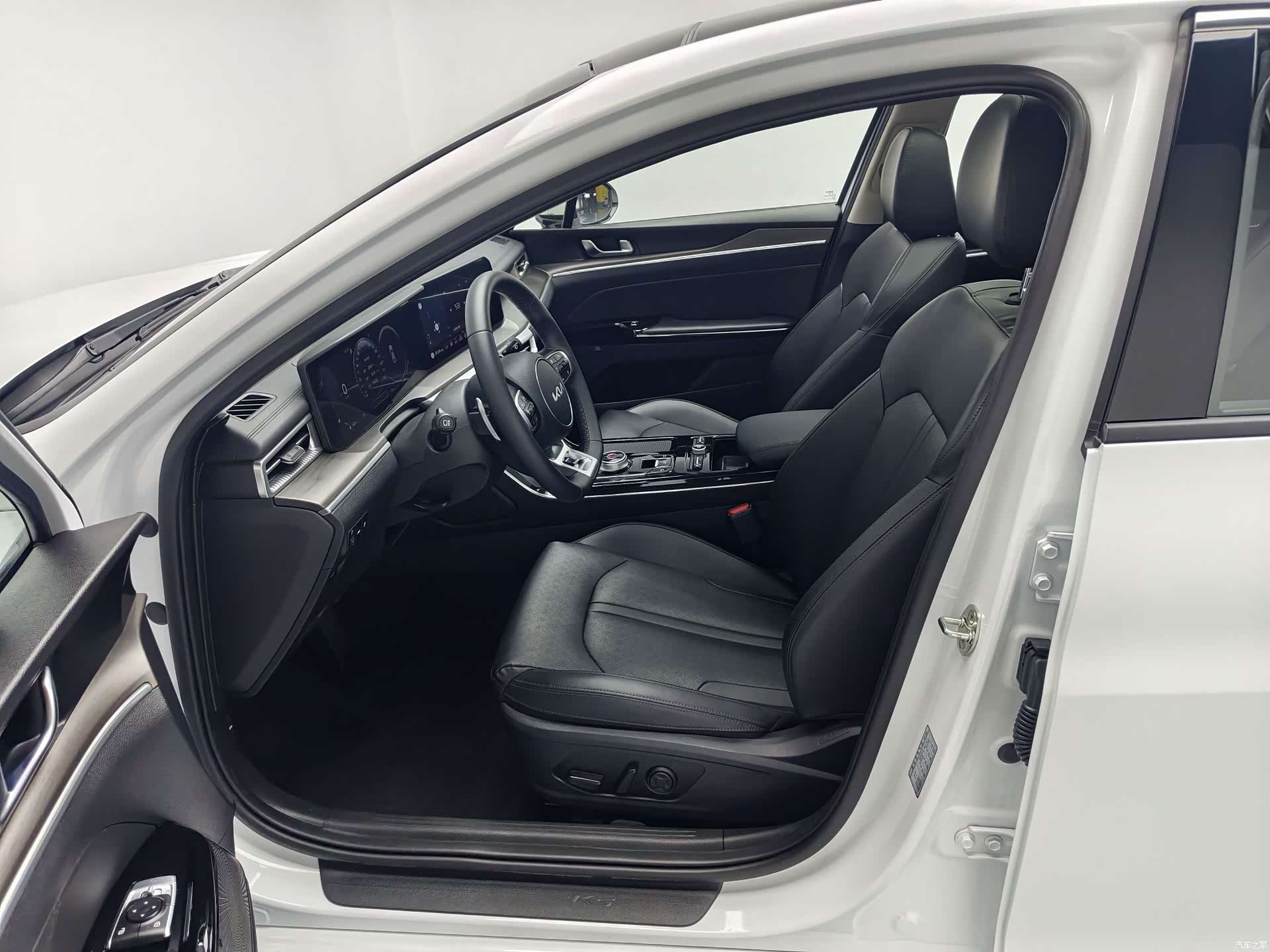 Kia K5, 2025 10