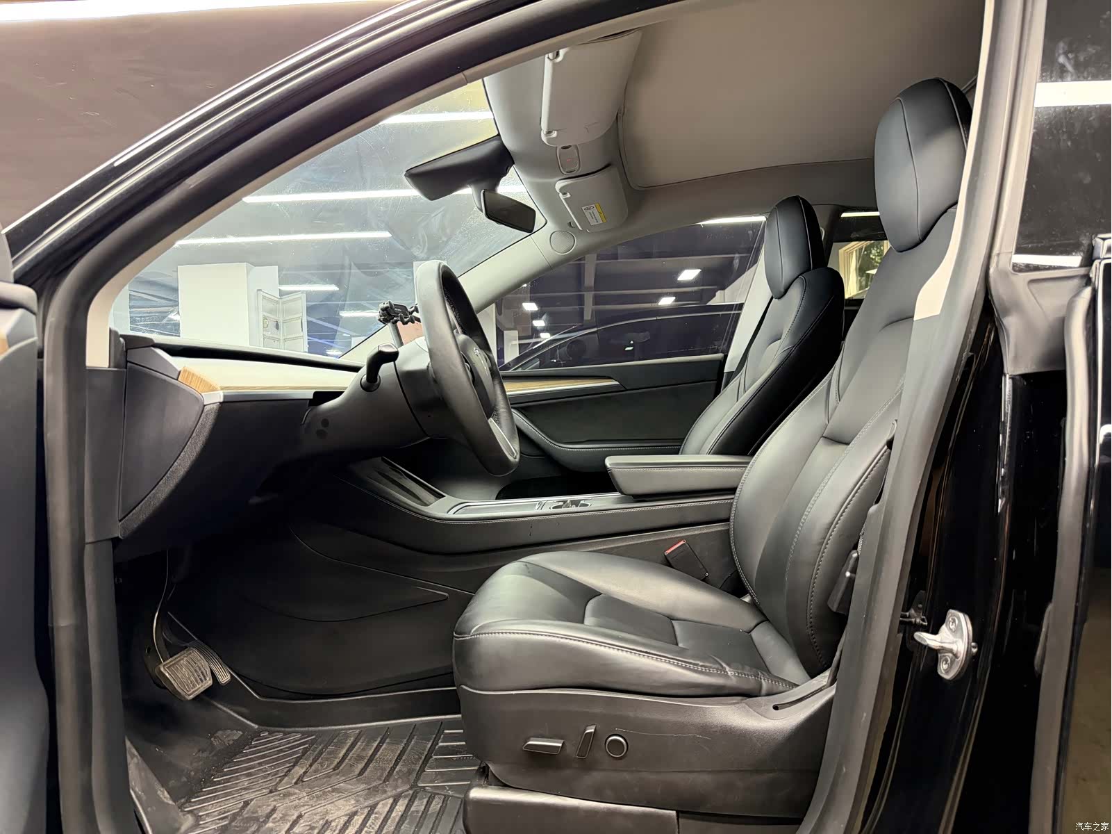 Tesla Model Y, 2021 4