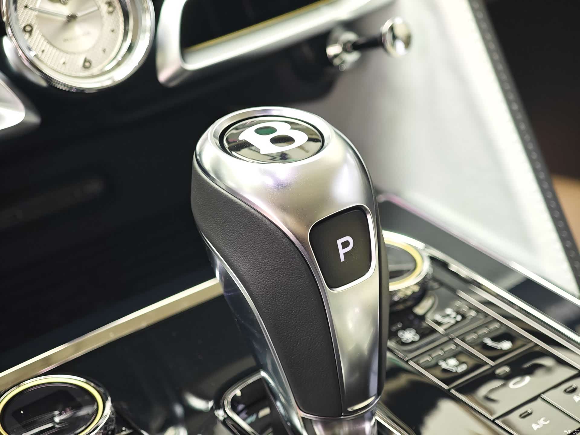 Bentley Flying Spur, 2025 12