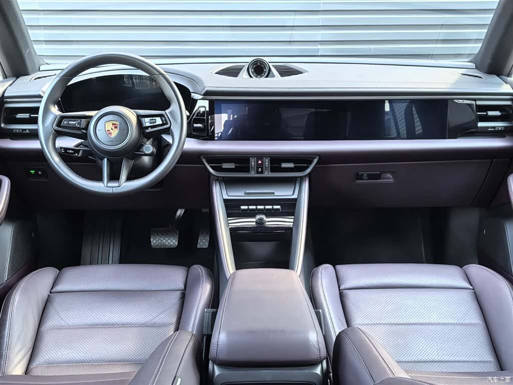 Porsche Macan, 2025 11