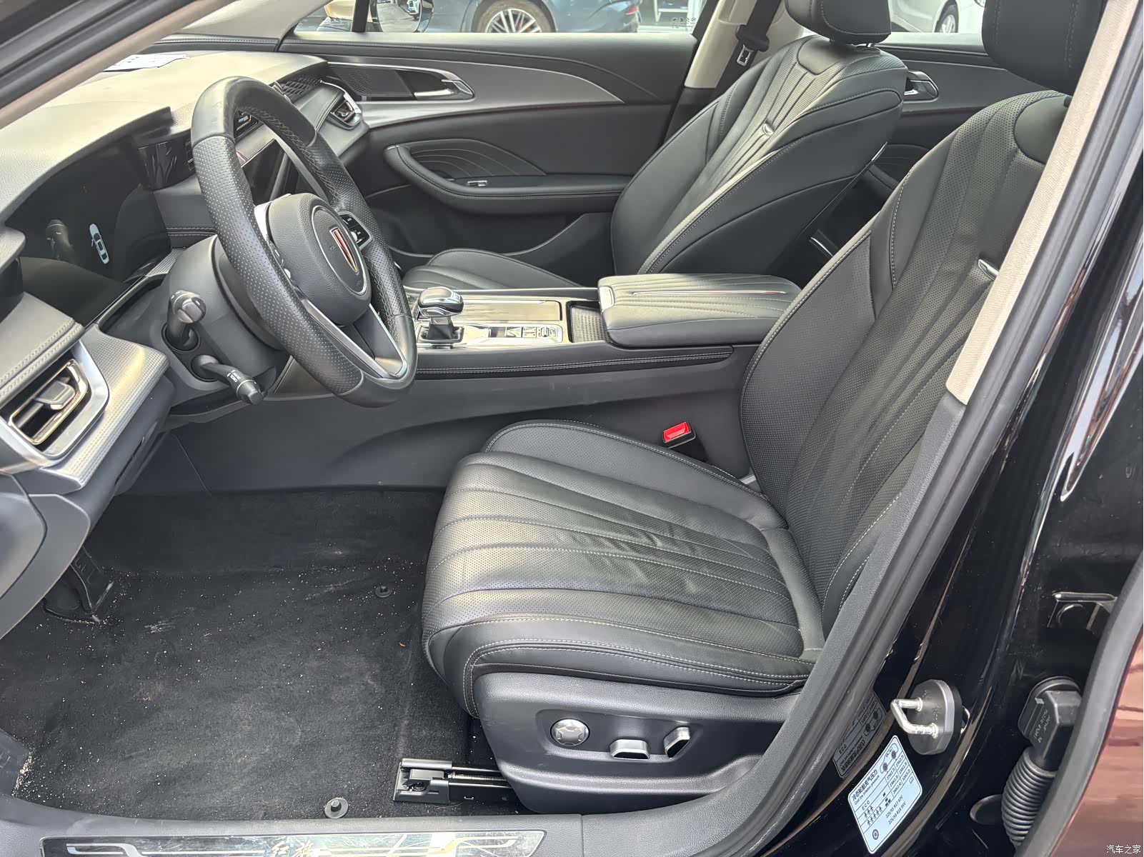 Hongqi H5, 2024 4