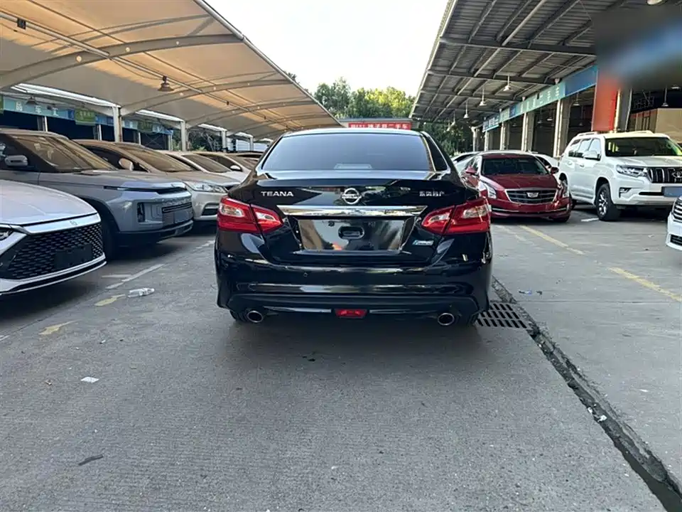 Nissan Teana