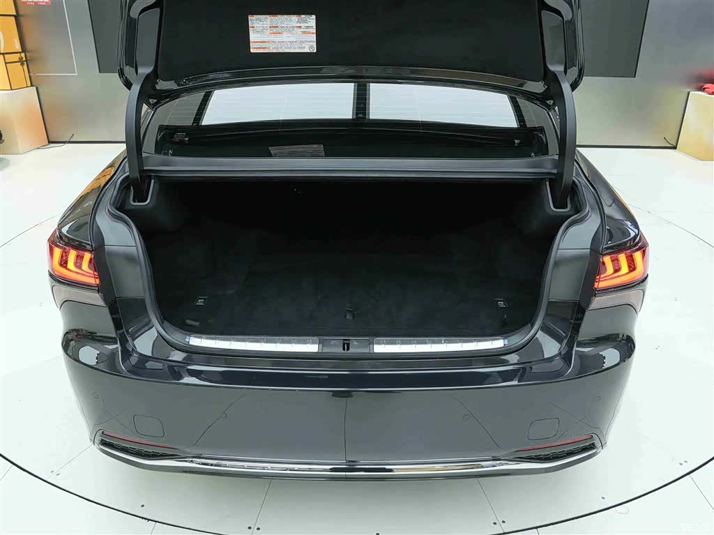 Lexus LS, 2023 20