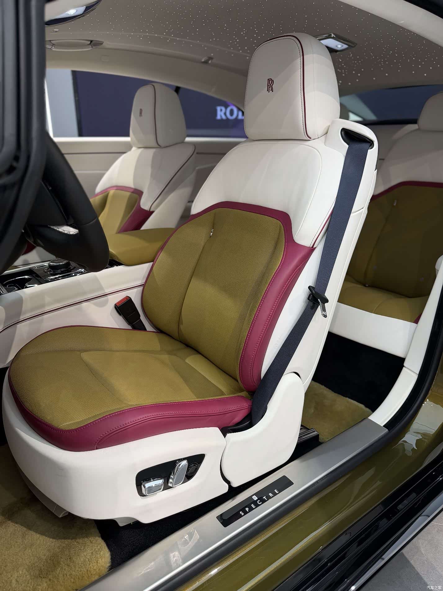 Rolls-Royce Spectre, 2025 7