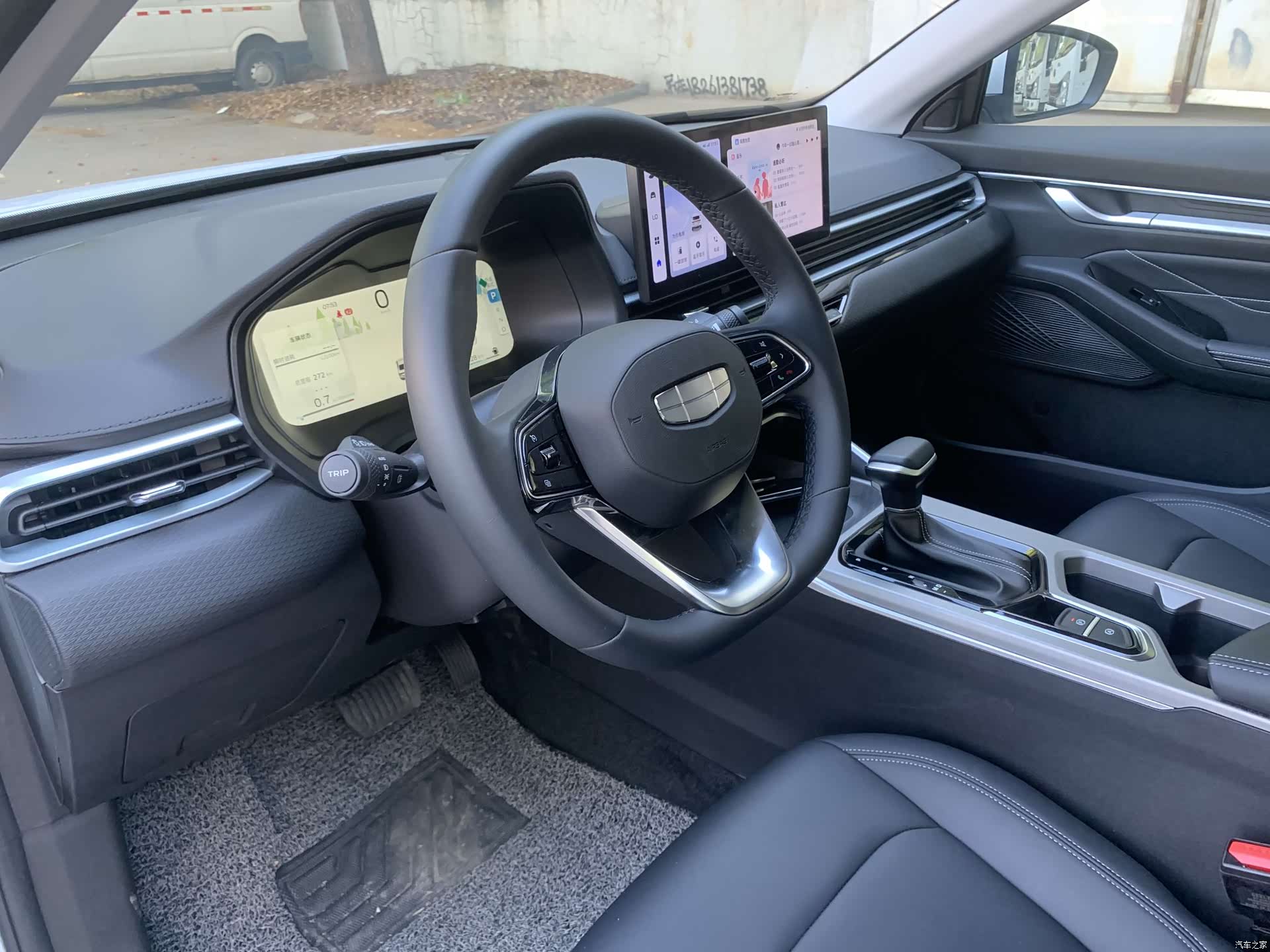 Geely Emgrand, 2025 все фото