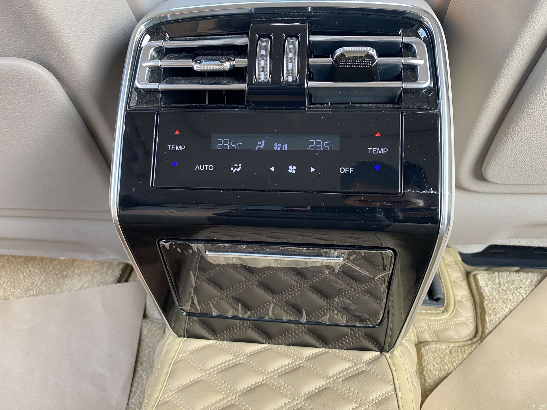 Hongqi H9, 2022 14