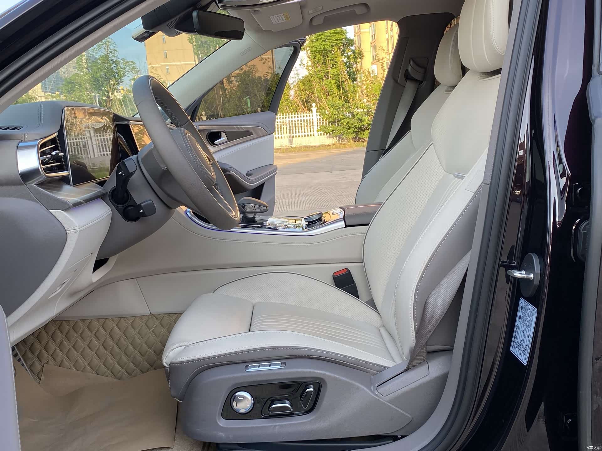 Hongqi H9, 2022 4