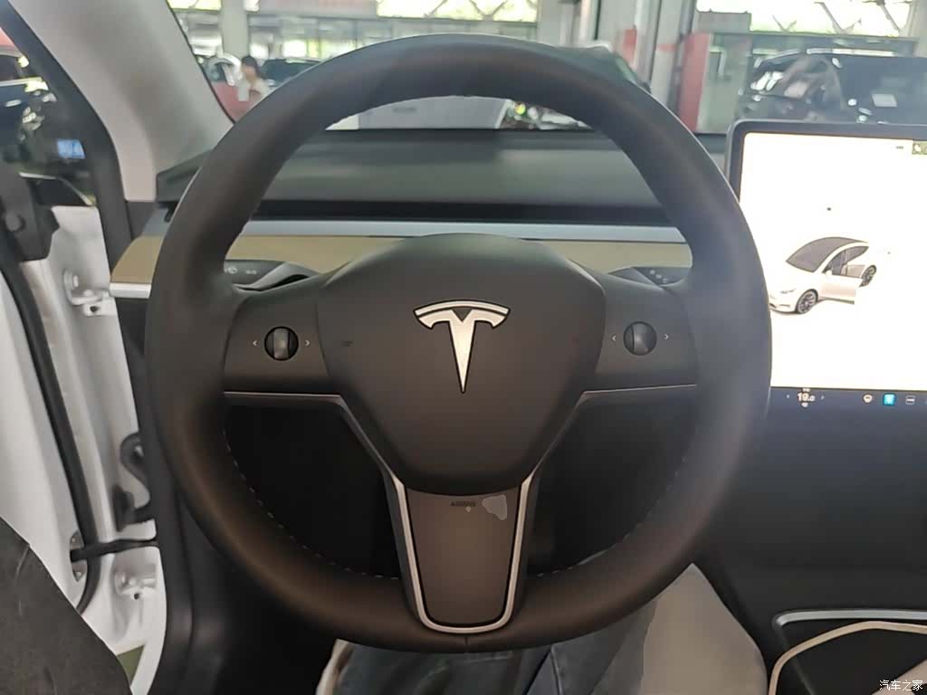 Tesla Model Y, 2022 11