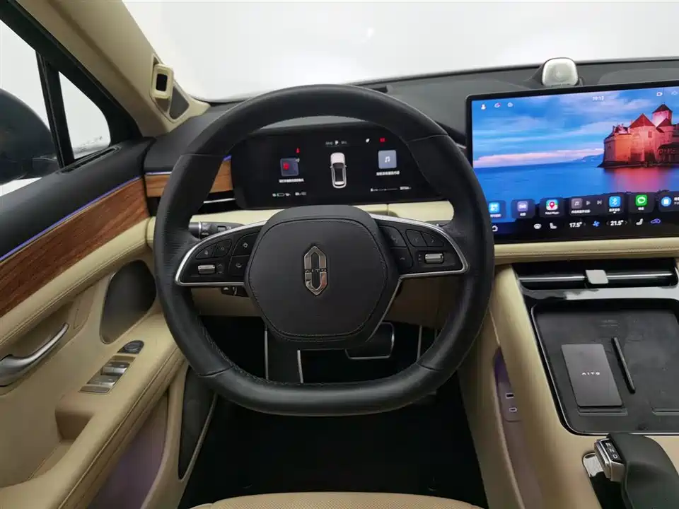 HarmonyOS Ask the world M5