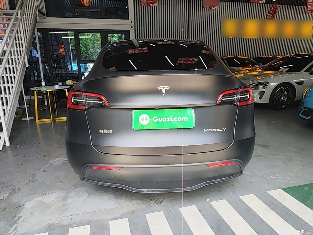 Tesla Model Y, 2024 6