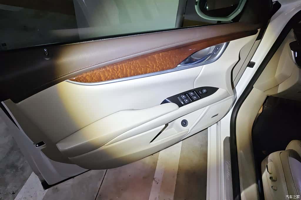 Cadillac XTS, 2016 7