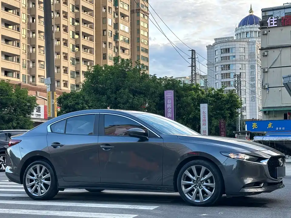 Mazda 3 Angkesaila