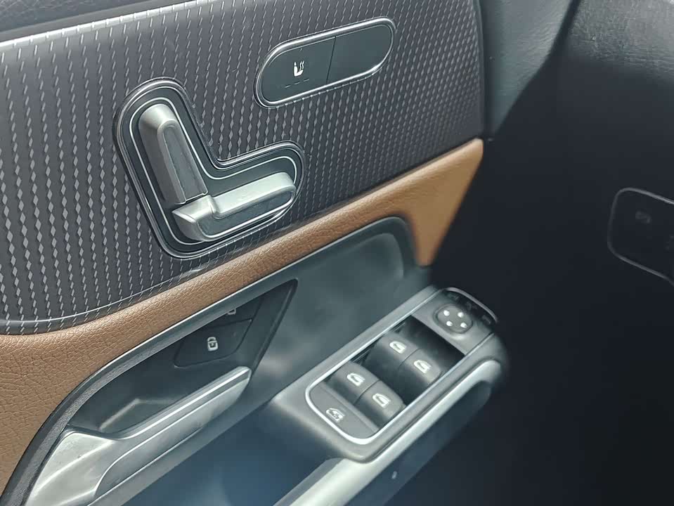 Mercedes-Benz GLB Mercedes-Benz GLB