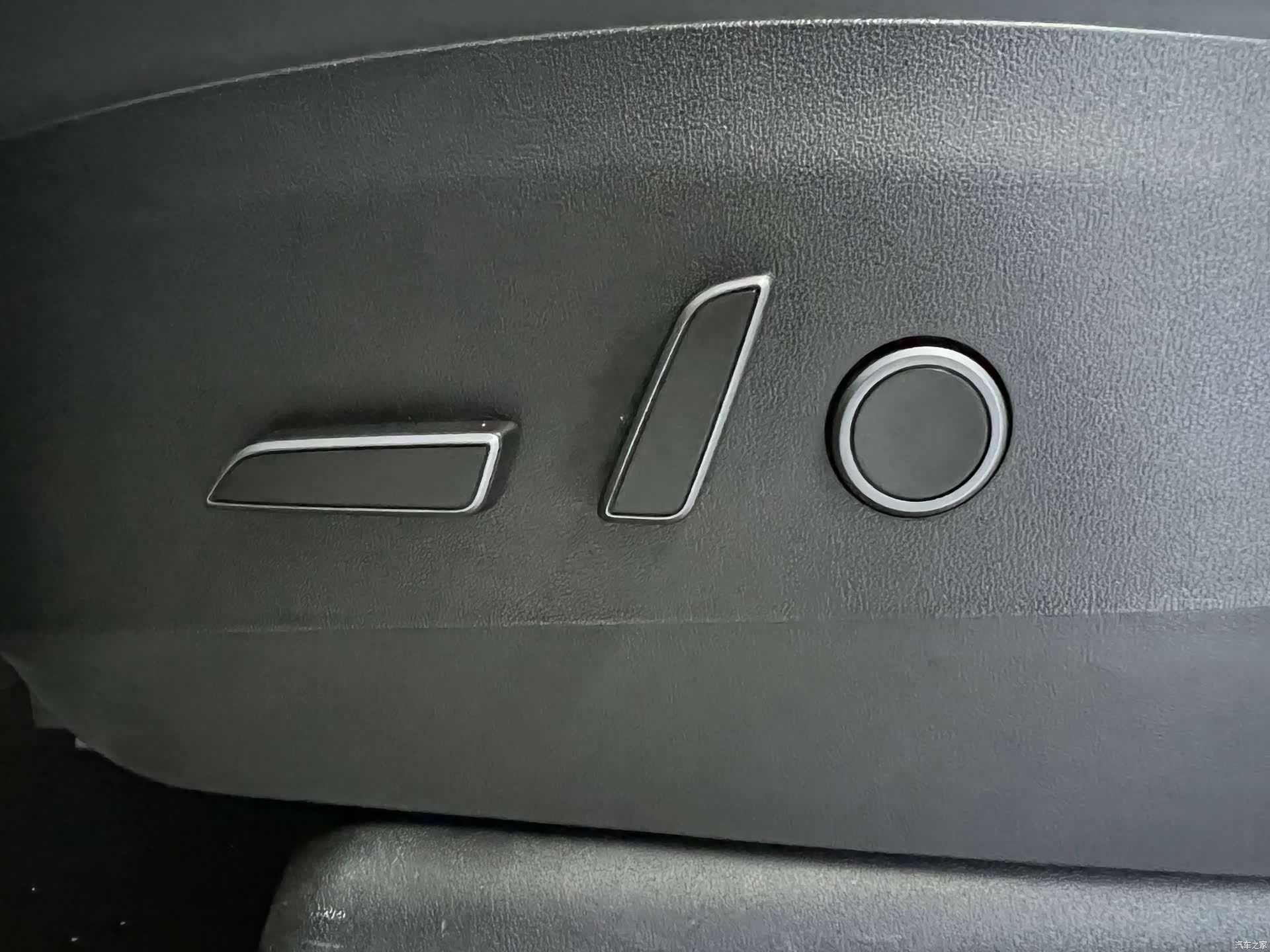 Tesla Model Y, 2023 15
