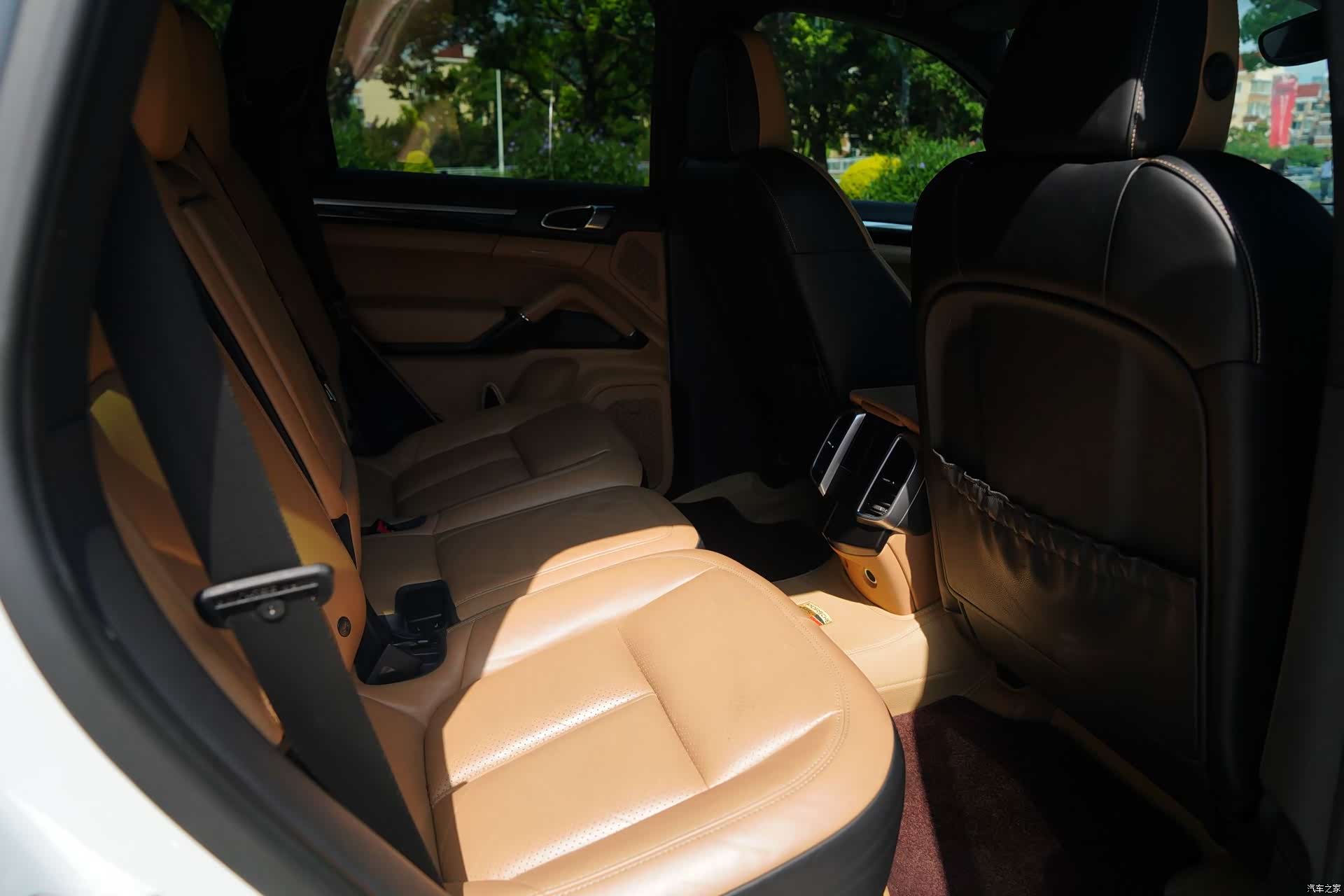 Porsche Cayenne, 2015 8