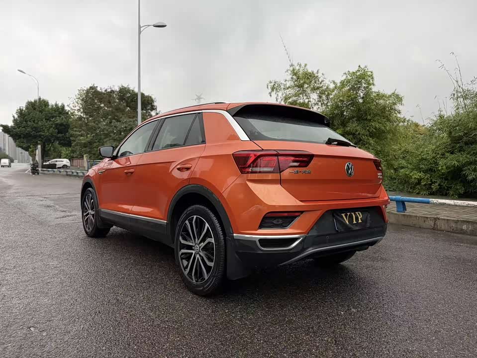 Volkswagen T-ROC exploring Songs