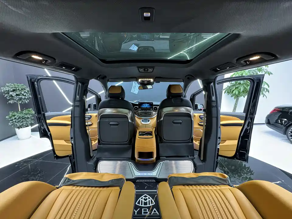 Mercedes-Benz V-class