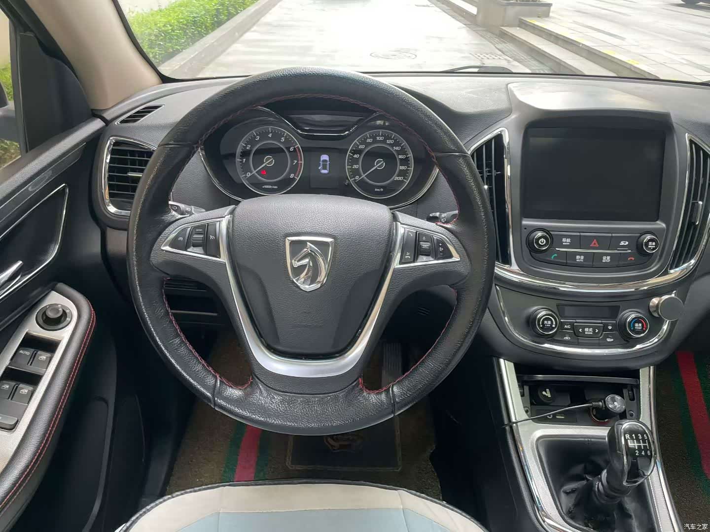 Wuling 560, 2017 6