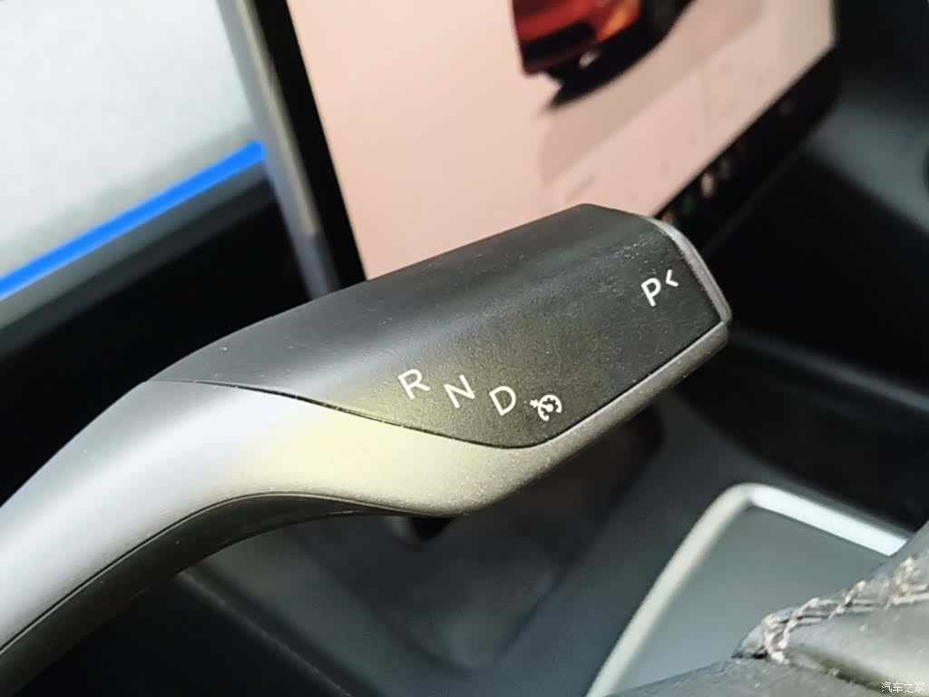 Tesla Model Y, 2024 14